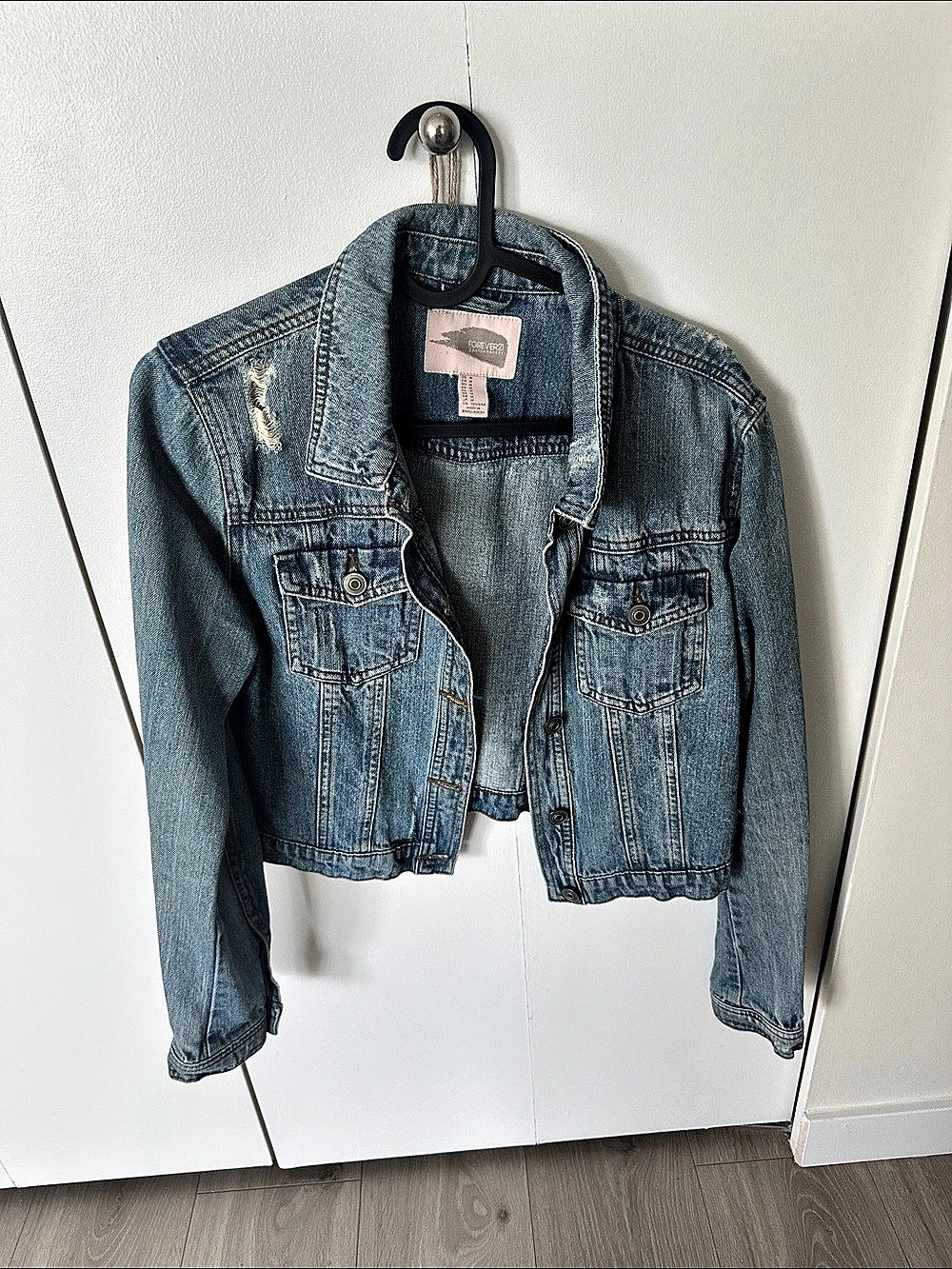 Cropped Denim Jacket in Blue Size Medium